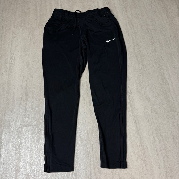 Nike Black dri fit Tapered Sweatpants joggers - Picture 1 of 10
